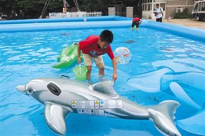 消夏避暑游玉渊潭